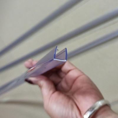 ভালো দাম 120 ইঞ্চি গ্লাস দরজা জন্য ঝরনা সিলিকন সিল স্ট্রিপ ফুটো প্রতিরোধ এবং জল ক্ষতি বন্ধ অনলাইন