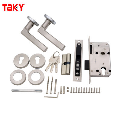 ভালো দাম আধুনিক ডিজাইনের স্টেইনলেস স্টিল এল-শেপ ডোর হ্যান্ডেলের সাথে লক করা অভ্যন্তরীণ কাঠের দরজার হাতল অনলাইন